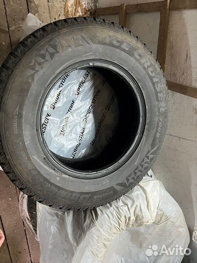 Bridgestone Ice Cruiser 7000 275/65 R17 119T