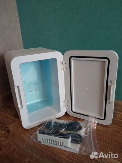 Холодильник автомобильный 12/220В