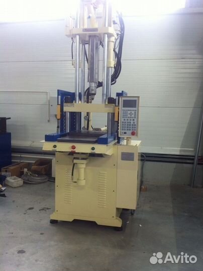 Вертикальный термопластавтомат ARK-plast TA-400S