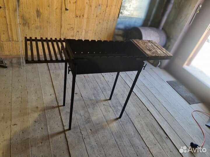Мангал со сьемными ножками и сьемными столиками