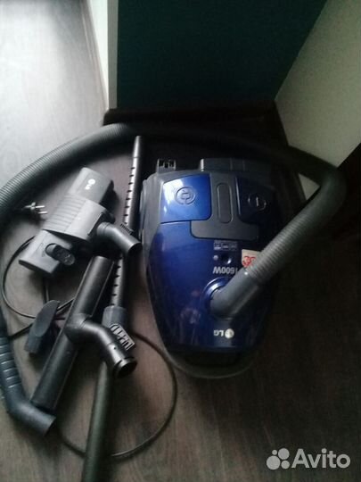 Пылесос LG VC5716N