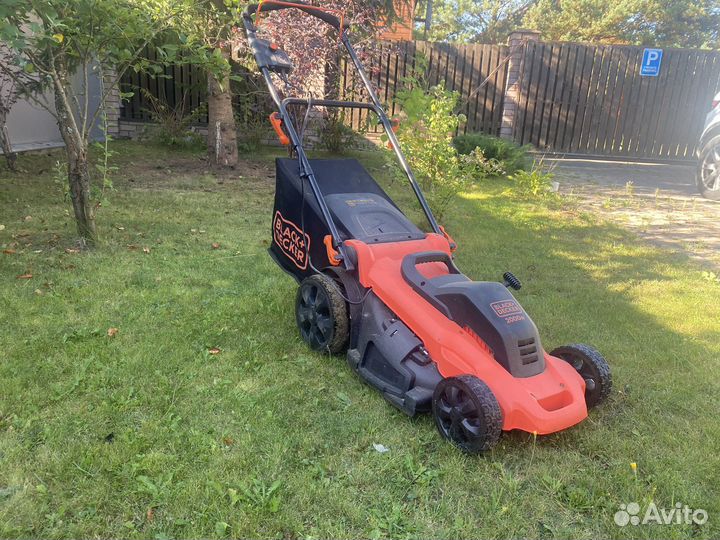 Газонокосилка электрическая black decker