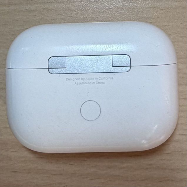 Airpods pro 2 кейс и правый наушник