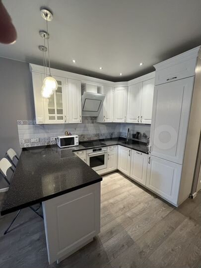 2-к. квартира, 43 м², 1/4 эт.