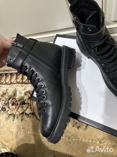 Ботинки женские