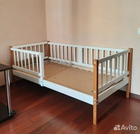 Кровать выкатное место без мягкой спинки лдсп для