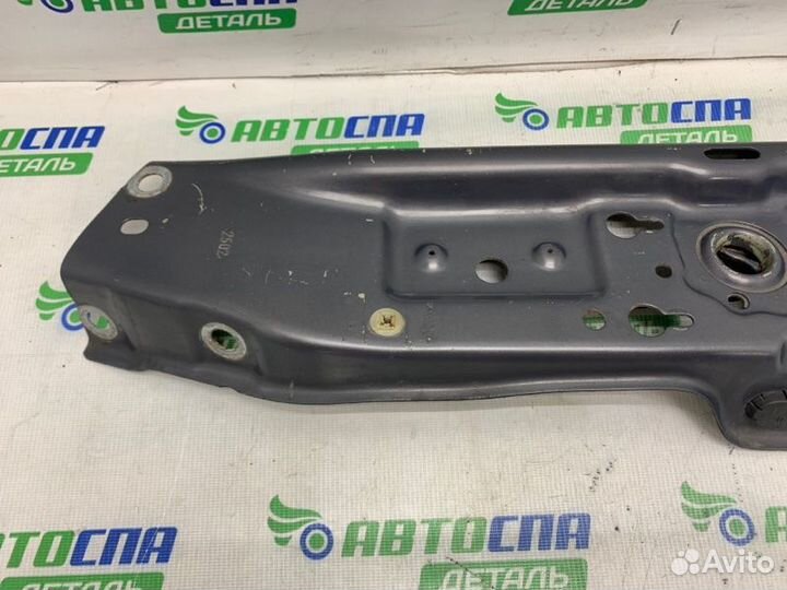 Планка радиаторов передняя Opel Zafira B минивэн