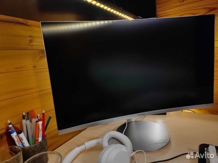 Изогнутый Samsung 75 Гц Монитор