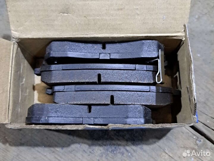 Колодки тормозные дисковые зад MPH42 Mando