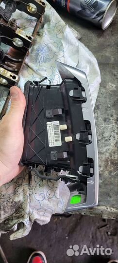 Дефлектор правый центральный Porsche cayenne 958