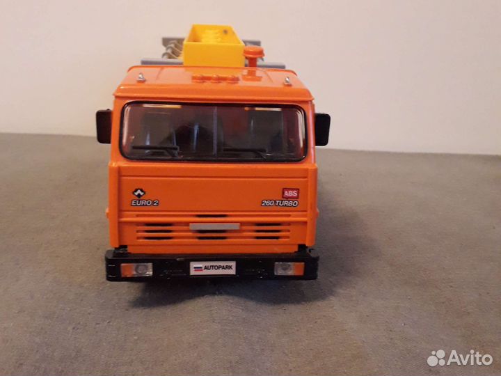 Бензовоз (свет, звук)