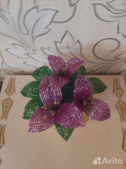 Цветы из бисера/букет/подарок