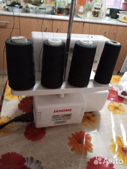 Оверлок Janome 210d