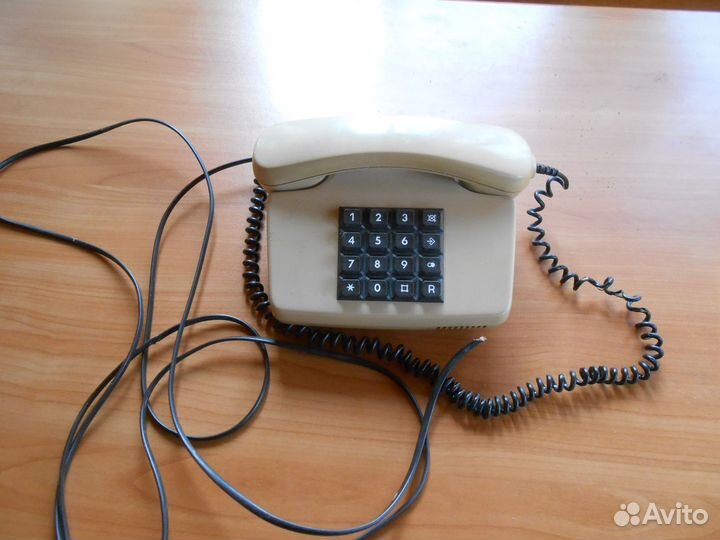 Телефон