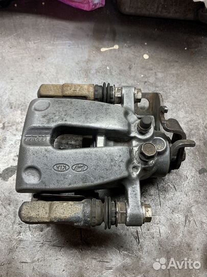 Суппорт задний левый kia ceed jd