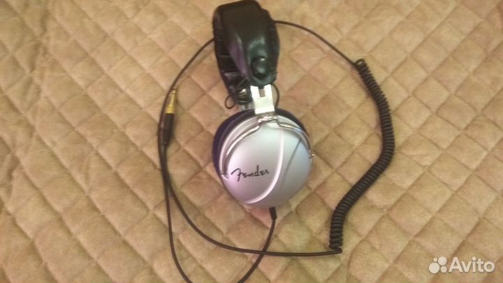 Наушники Fender