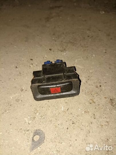 Кнопка аварийки Toyota Corolla Levin 7