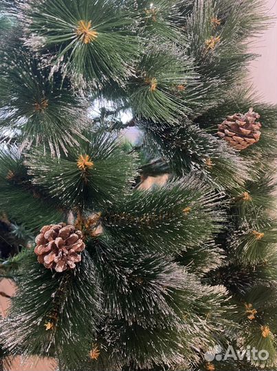 Елка искусственная (высота 2,2 м)