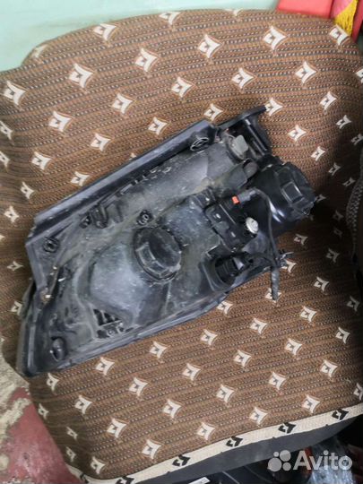 Фара правая Kia Carens 2006-2012 Англия