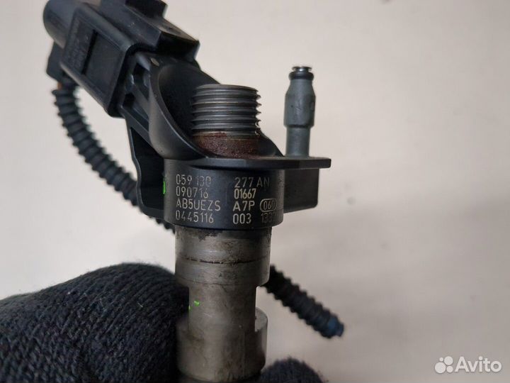 Форсунка топливная Volkswagen Phaeton, 2009