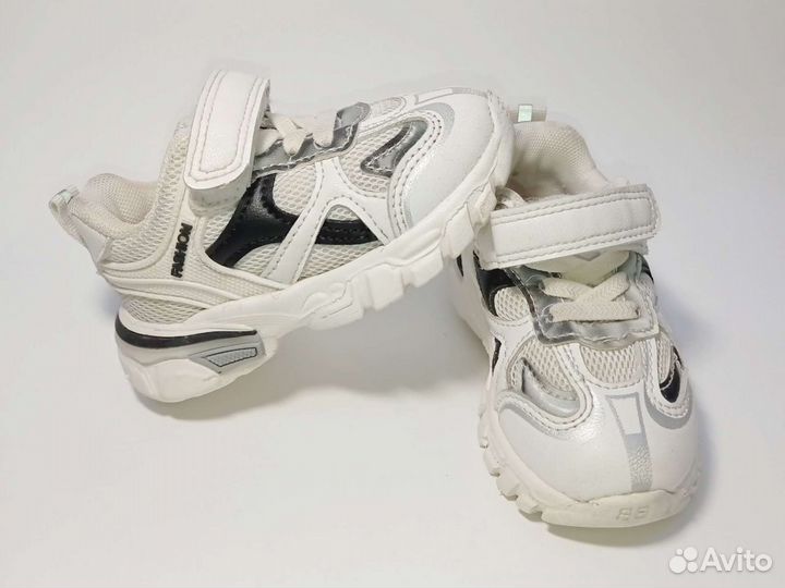 Кроссовки детские