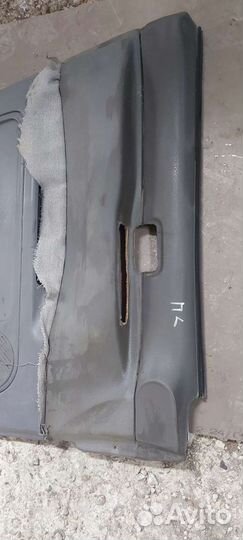 Обшивка двери Nissan Serena c23