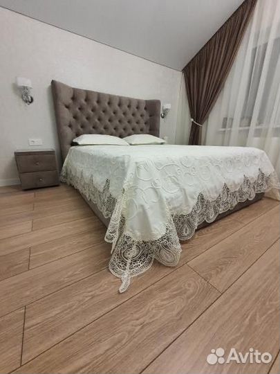 Кровать двухспальная с матрасом