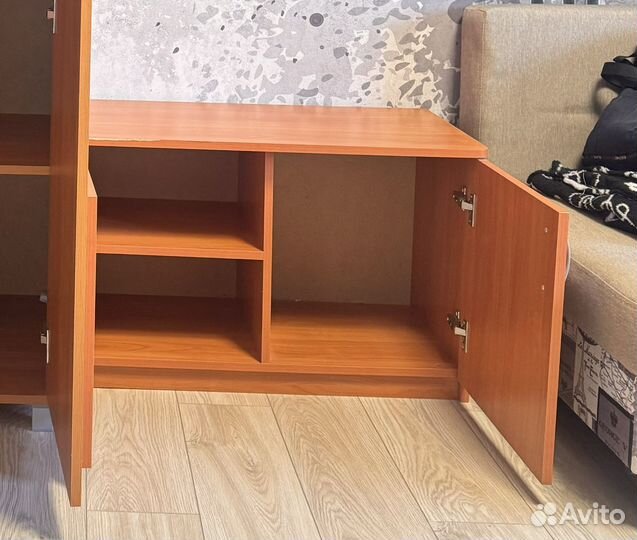 Тумбочка