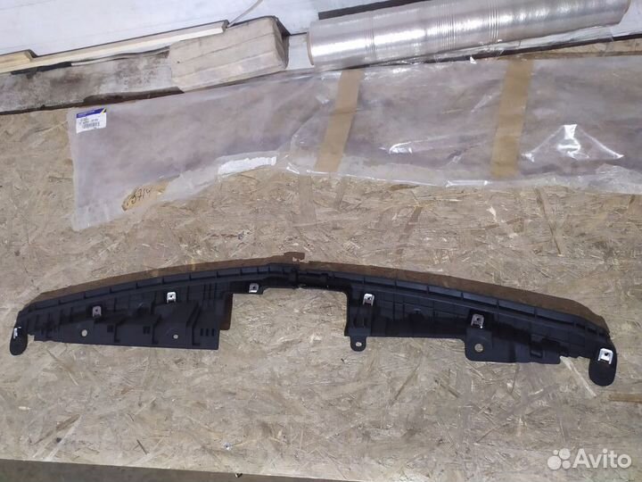 Кронштейн решетки радиатора Renault Koleos (HY)