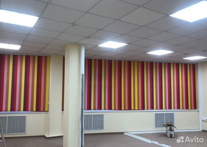 Рулонные шторы в коричневом коробе B6216