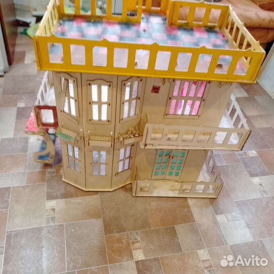 Домик кукольный
