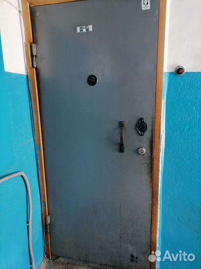 Дверь входная металлическая со стеклом бу