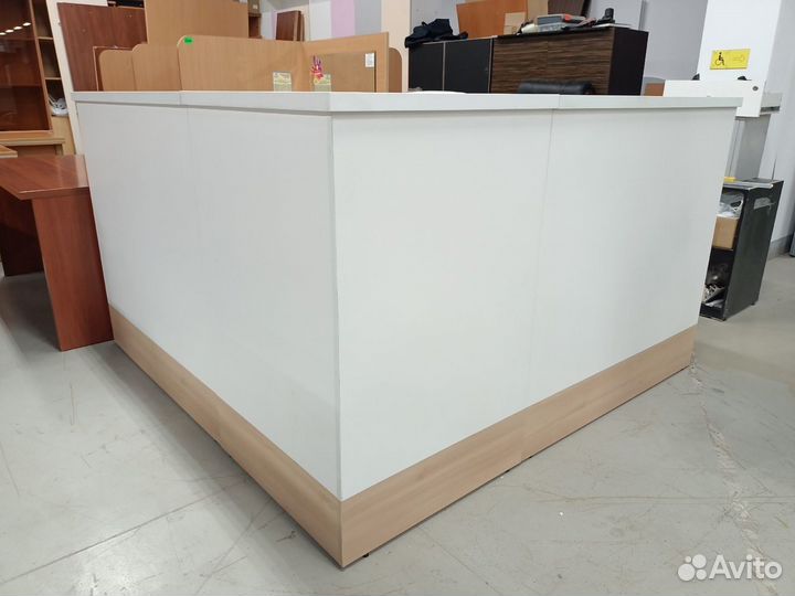 Ресепшен угловой, большой Б.У