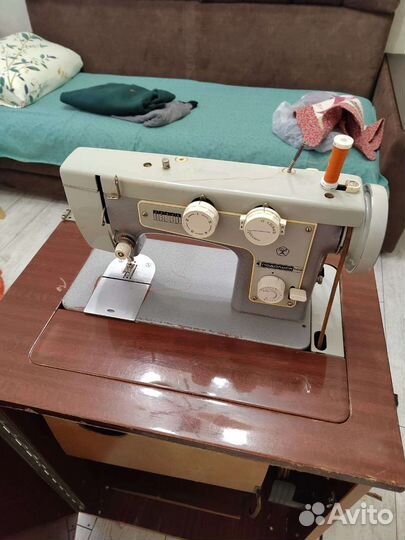 Швейная машина Подольск 142