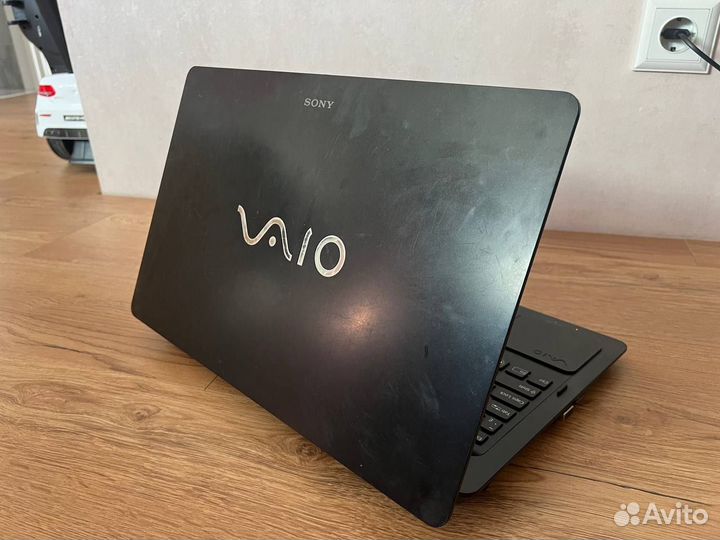 Ноутбук Sony vaio VPC-F24M1R
