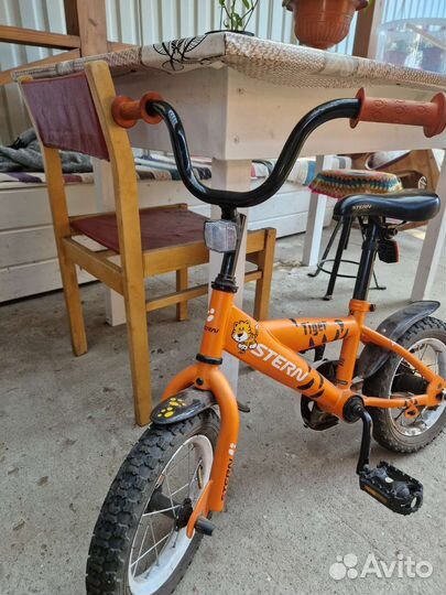 Детский велосипед четырехколесный 12