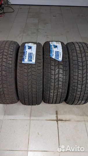 Sailun Ice Blazer Arctic SUV 215/55 R18