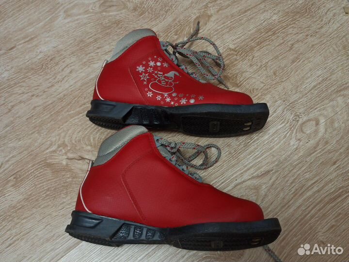 Лыжные ботинки