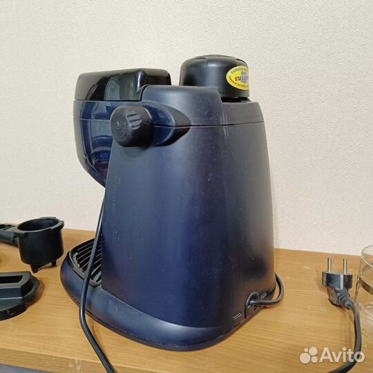 Кофемашина delonghi почти новая