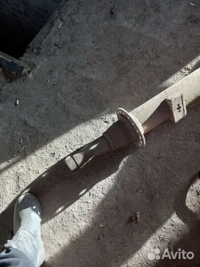 Продаётся ось на прицеп,широкая