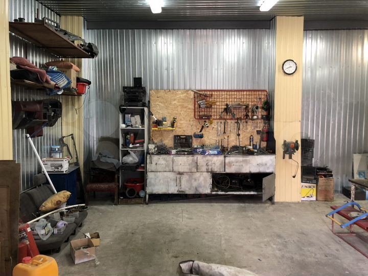 Гараж, > 30 м²