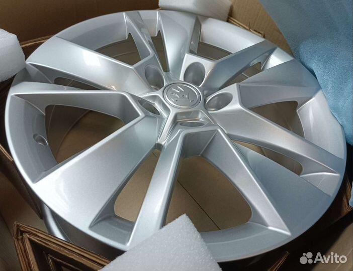 Оригинал Skoda новые R-17 (5x112) 4 шт