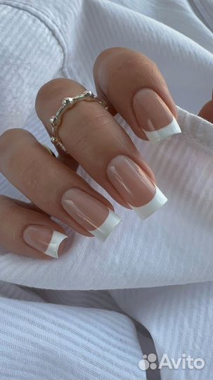 Маникюр и наращивание ногтей