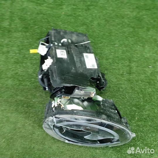 Фара правая Мерседес Бенц W463 (2018-Н.В.)