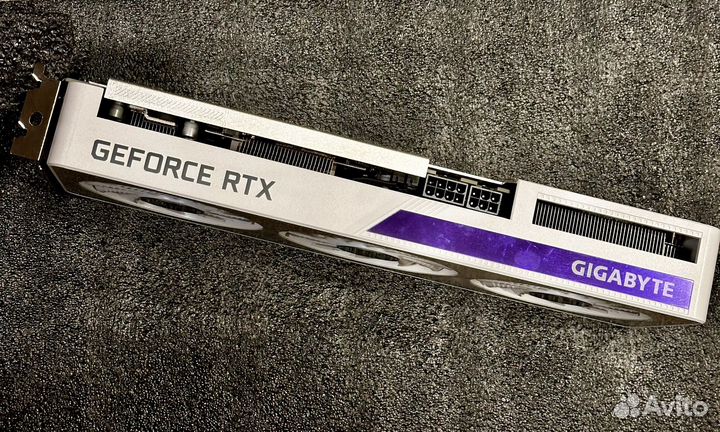 Gigabyte GeForce RTX 3060 ti vision OC (samsung)