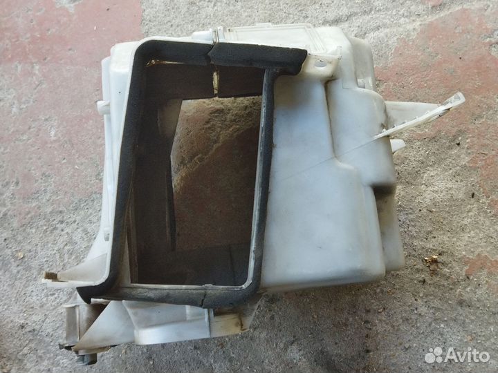 Корпус испарителя кондиционера Mitsubishi Pajero 2