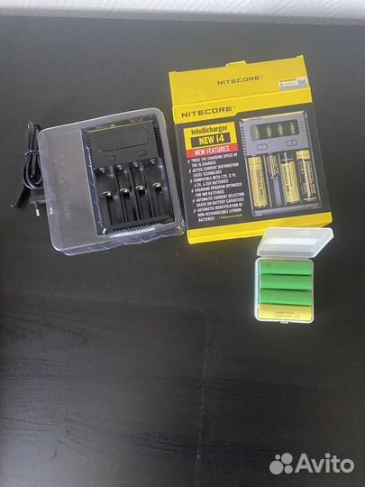 Зарядное устройство nitecore NEW I4 на 4 акб