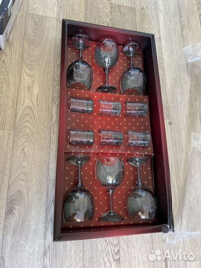 Набор фужеров и рюмок