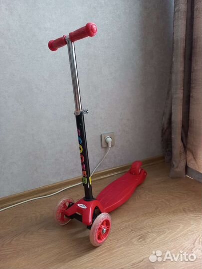 Самокат детский трехколесный