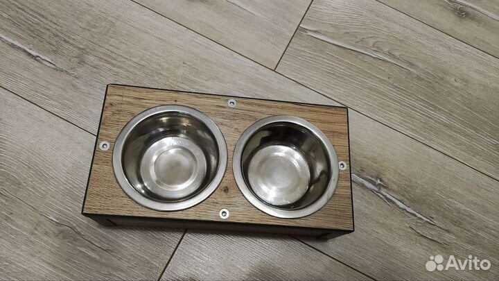 Подставка для мисок животным